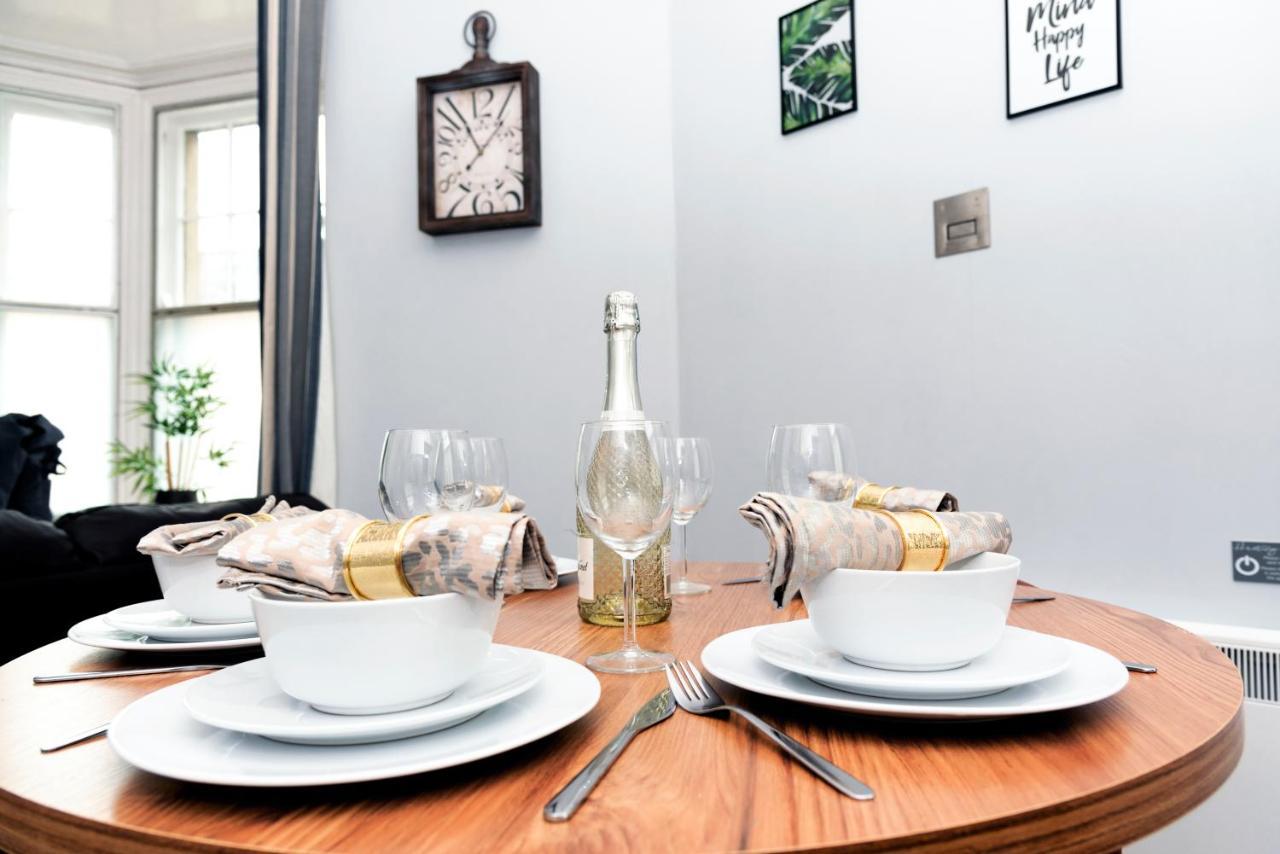 Wrexham Central Stay - Apartment Six מראה חיצוני תמונה
