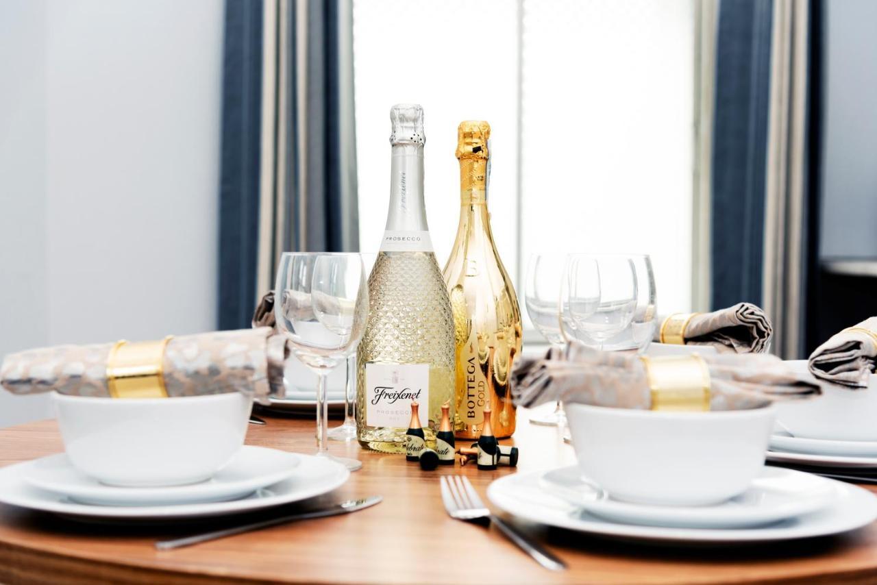 Wrexham Central Stay - Apartment Six מראה חיצוני תמונה